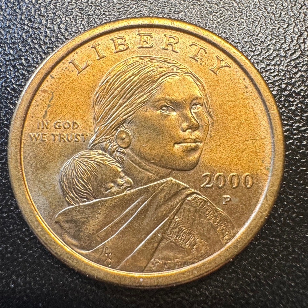 2000 P Sacagawea Gold Dollar Coin US Mint Philadelphia One Dollar Eagle